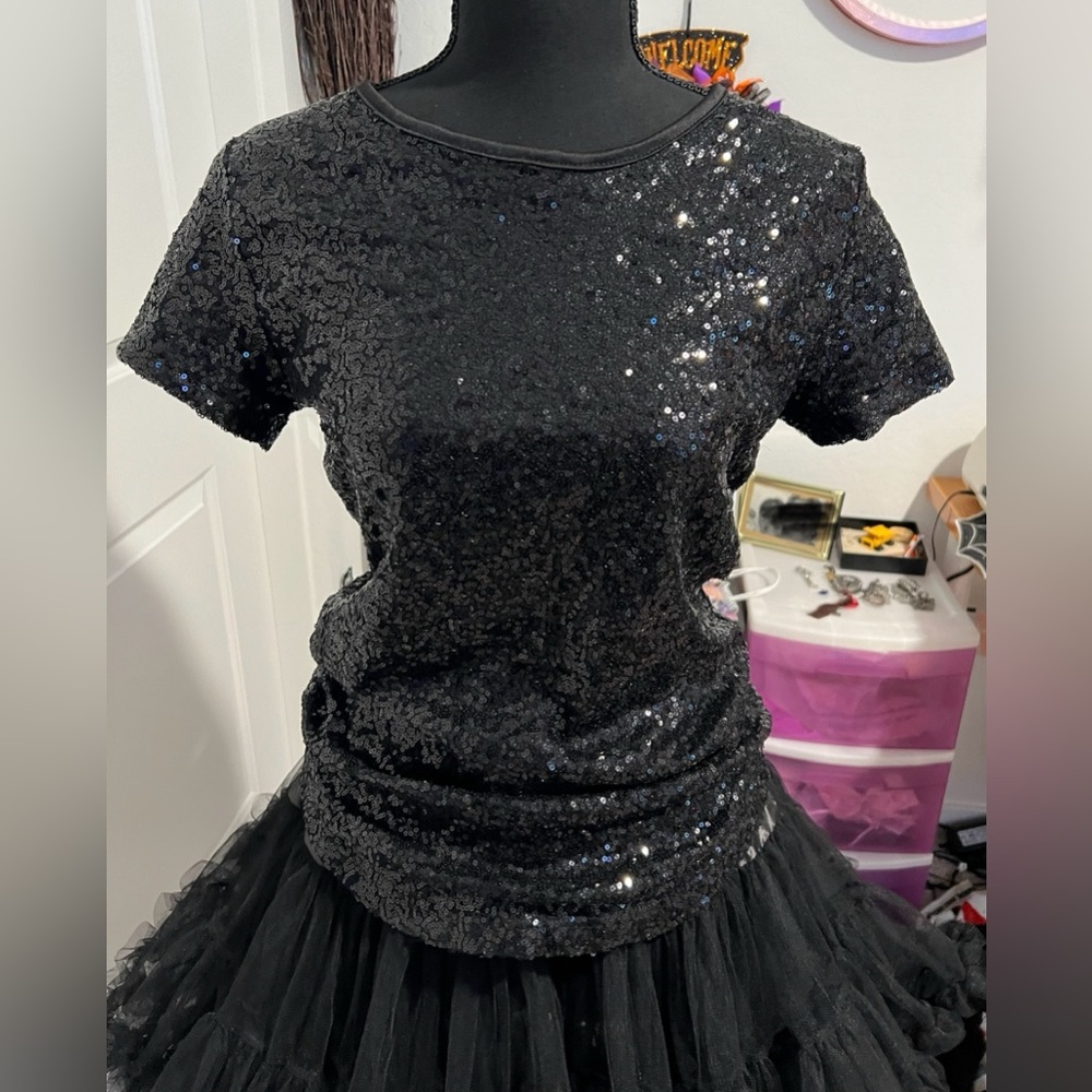 Spadehill Short sleeve sequin top size M